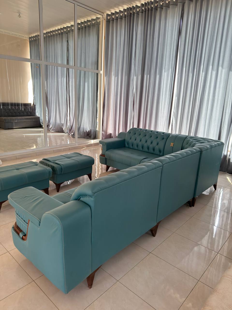 Ugolok Divan Elegant